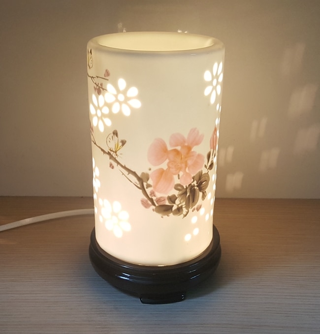 su khac nhau giua may khuech tan va den xong tinh dau 2